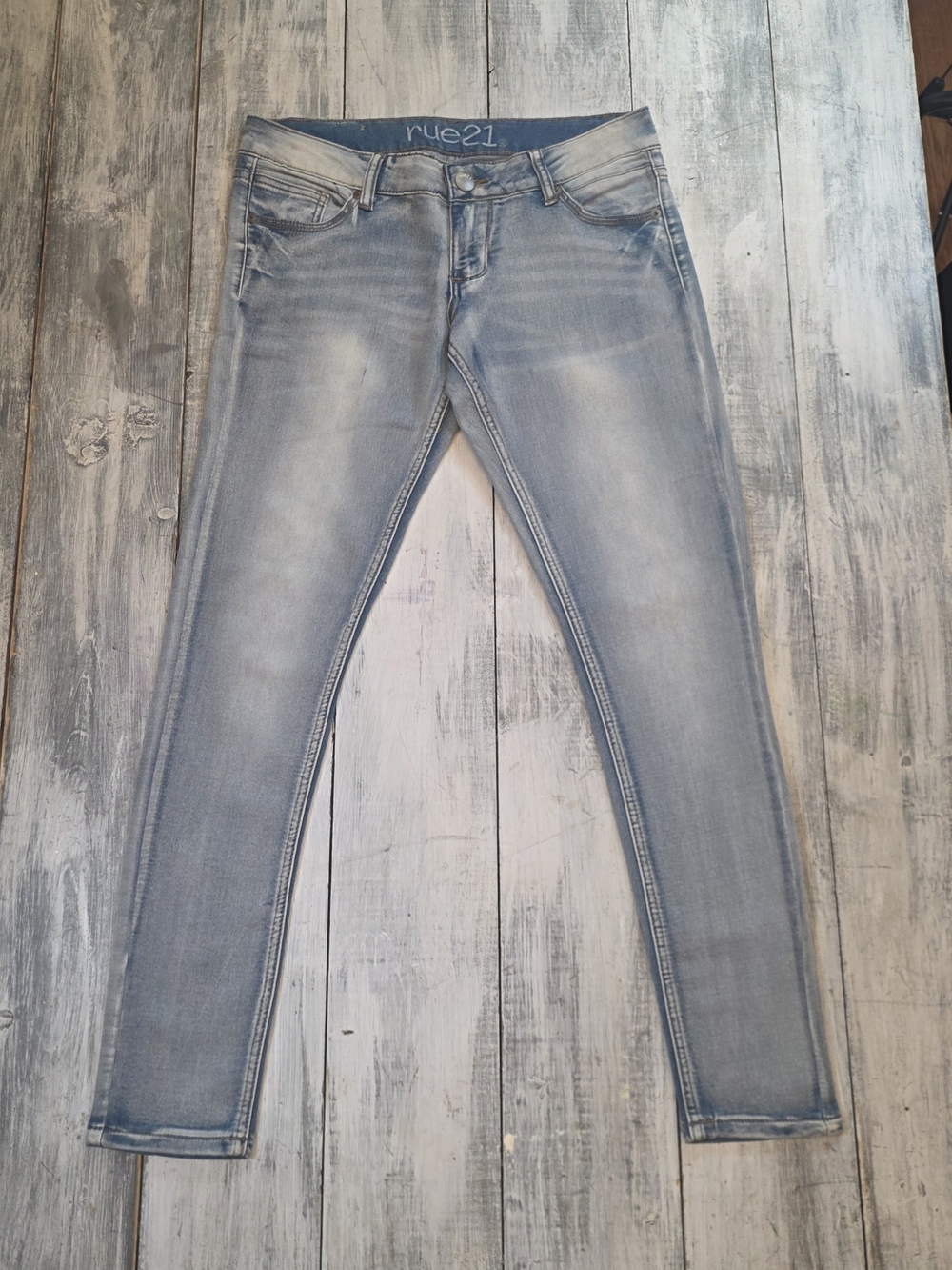 Rue21 Women's Faded Low Rise Skinny Jegging Jeans - Pale Blue Wash sz 5/6 R